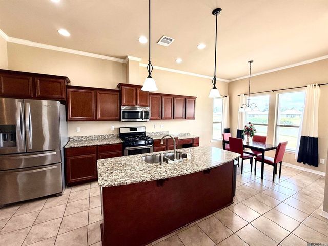 39122 Bayou View Ave, Gonzales, LA 70737