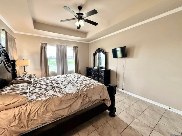 39122 Bayou View Ave, Gonzales, LA 70737