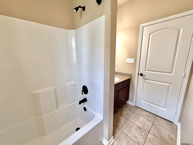 39122 Bayou View Ave, Gonzales, LA 70737