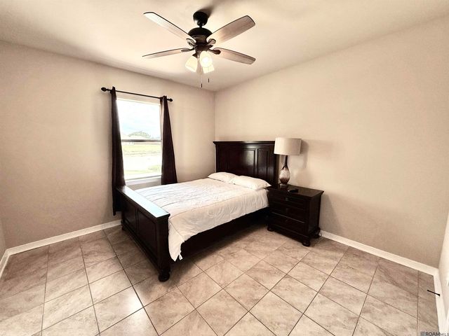 39122 Bayou View Ave, Gonzales, LA 70737
