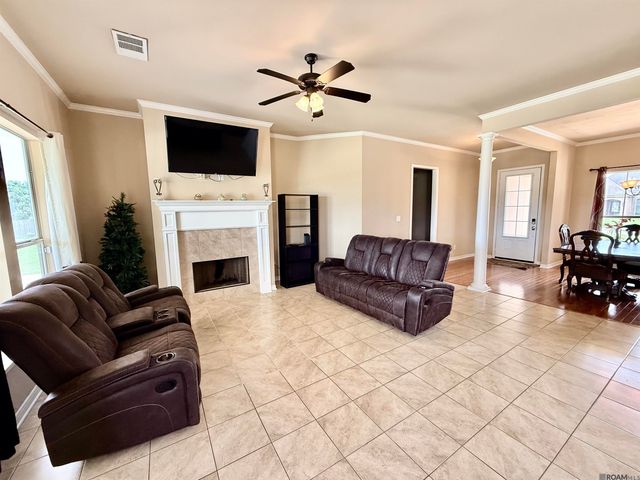 39122 Bayou View Ave, Gonzales, LA 70737