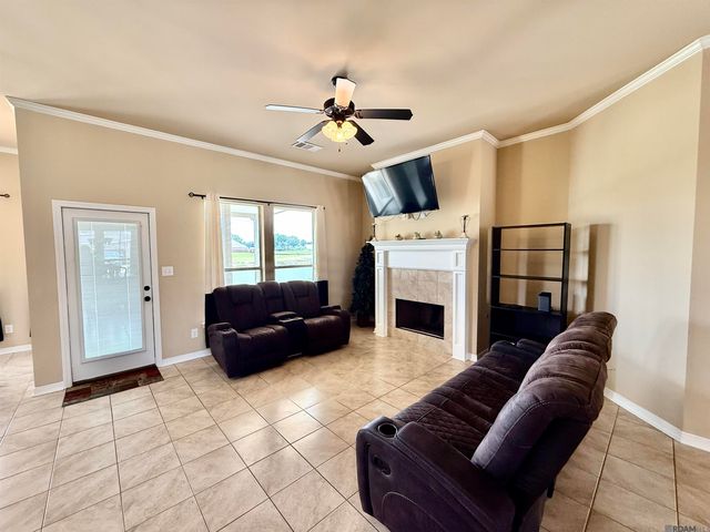 39122 Bayou View Ave, Gonzales, LA 70737