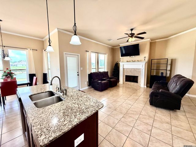 39122 Bayou View Ave, Gonzales, LA 70737