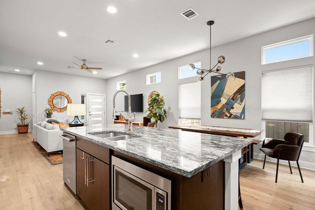 3905 Clawson RD 12, Austin, TX 78704