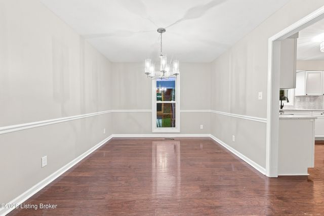 1112 Juniper Springs Dr, Louisville, KY 40242