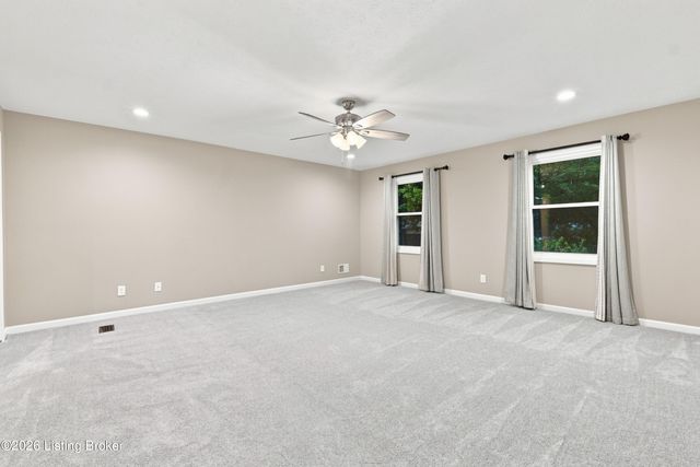 1112 Juniper Springs Dr, Louisville, KY 40242