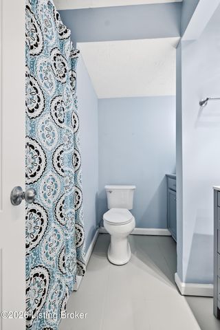 1112 Juniper Springs Dr, Louisville, KY 40242