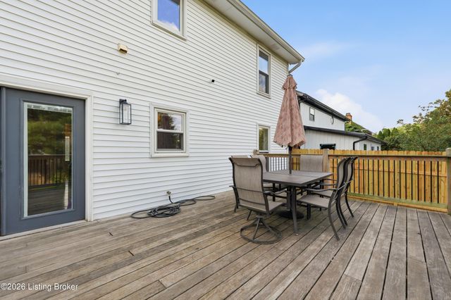 1112 Juniper Springs Dr, Louisville, KY 40242