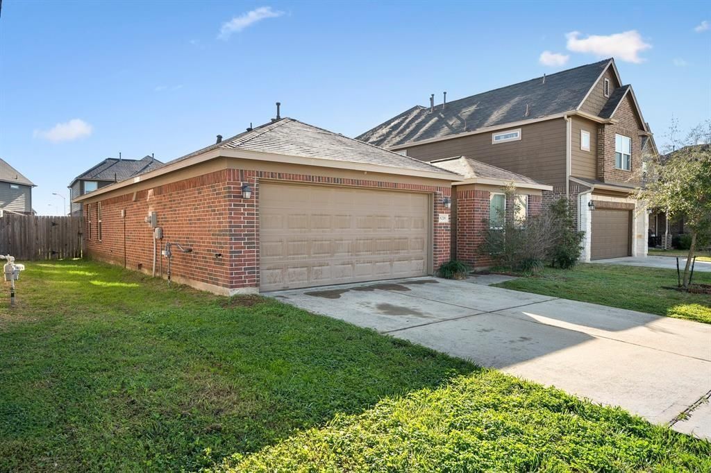 8218 Pastel Dawn Trace, Houston, TX 77049