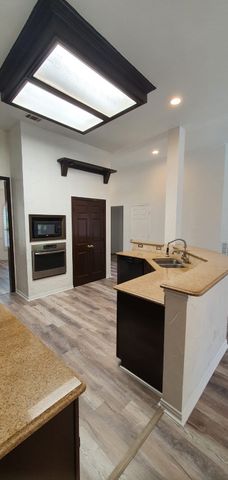 9720 Windy Hollow Drive, Irving, TX 75063