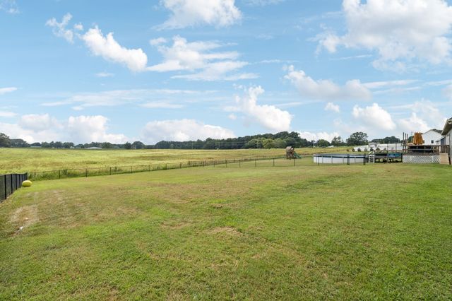 68 Taylor Rd, Manchester, TN 37355