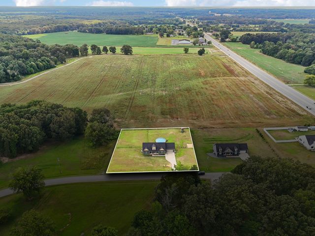 68 Taylor Rd, Manchester, TN 37355