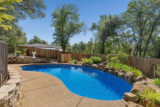 6320 Zamora Dr, Placerville, CA 95667
