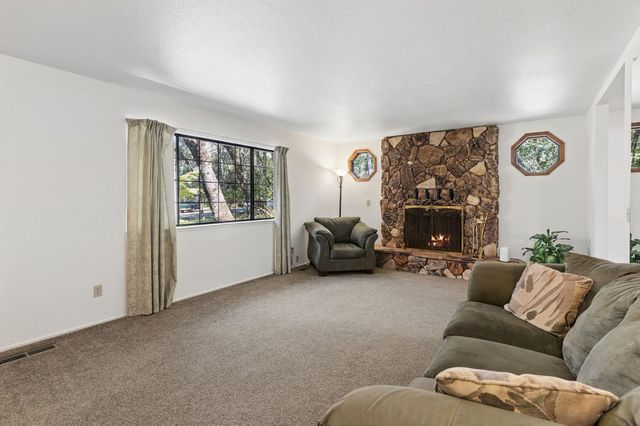 6320 Zamora Dr, Placerville, CA 95667