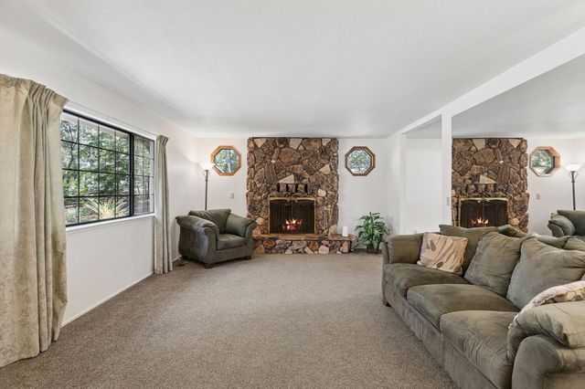6320 Zamora Dr, Placerville, CA 95667