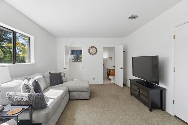 6320 Zamora Dr, Placerville, CA 95667