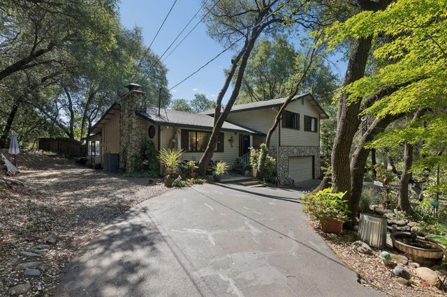 6320 Zamora Dr, Placerville, CA 95667