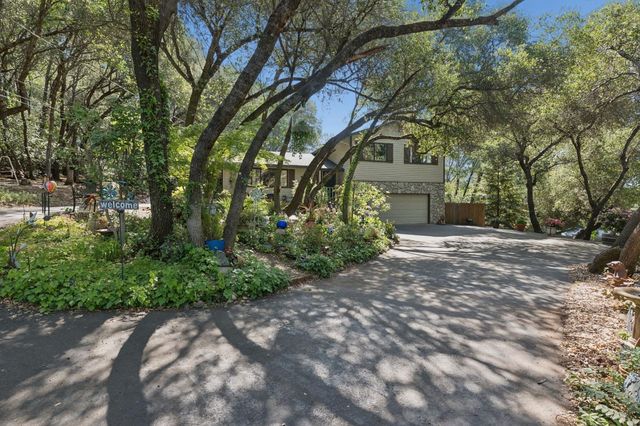 6320 Zamora Dr, Placerville, CA 95667