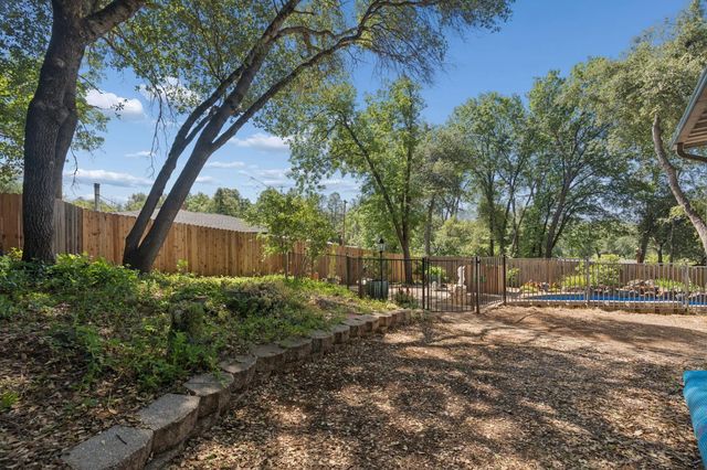 6320 Zamora Dr, Placerville, CA 95667