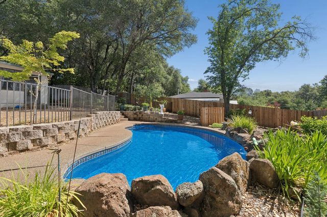 6320 Zamora Dr, Placerville, CA 95667