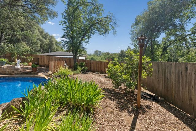 6320 Zamora Dr, Placerville, CA 95667