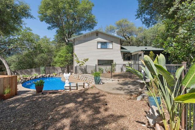 6320 Zamora Dr, Placerville, CA 95667