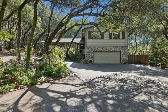 6320 Zamora Dr, Placerville, CA 95667