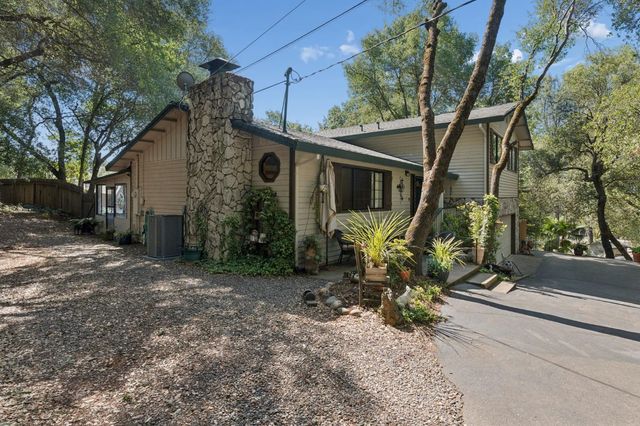 6320 Zamora Dr, Placerville, CA 95667