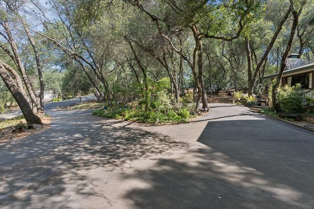 6320 Zamora Dr, Placerville, CA 95667