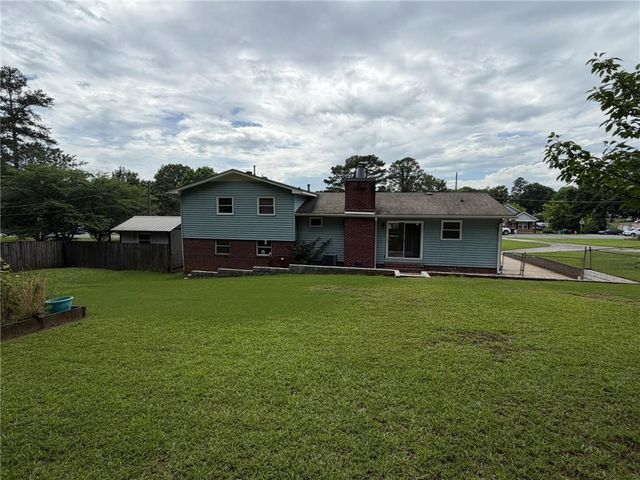 52 Lyons Drive NW, Rome, GA 30165