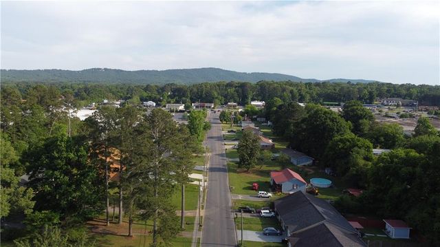 52 Lyons Drive NW, Rome, GA 30165