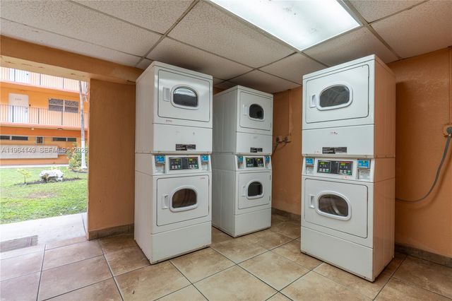 1910 W 56th St 3321, Hialeah, FL 33012