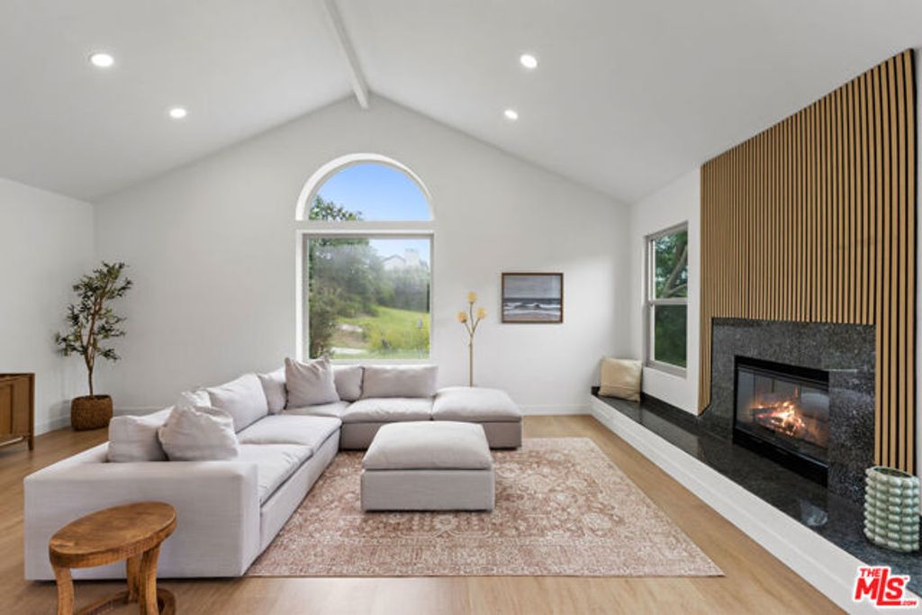 24228 Dry Canyon Cold Creek Road, Calabasas, CA 91302