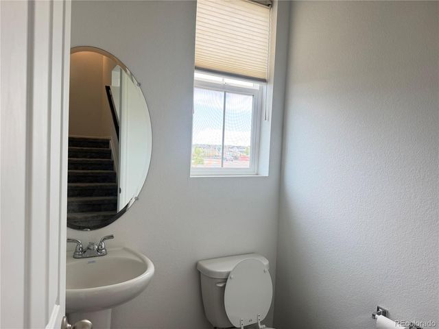 587 S Richfield Street, Aurora, CO 80017