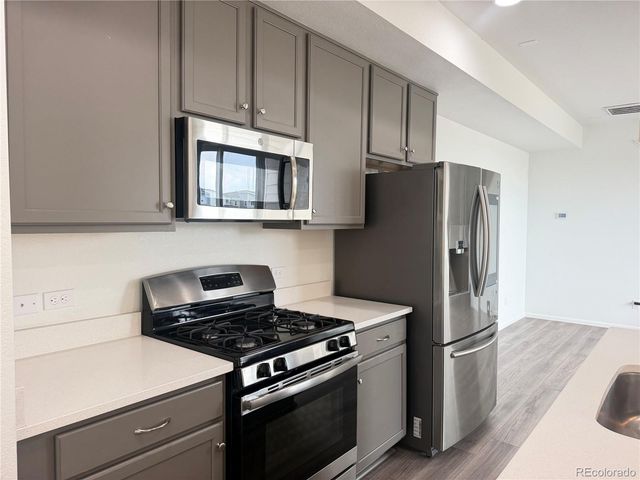 587 S Richfield Street, Aurora, CO 80017