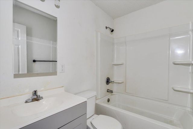 1502 E Del Mar, Wichita, KS 67216