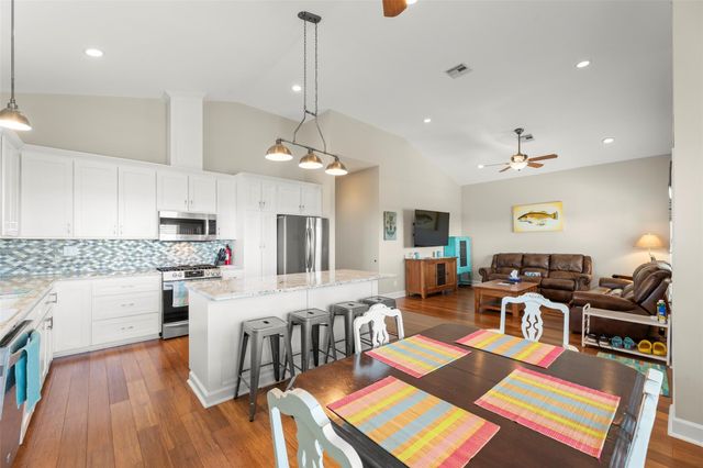 742 Bay Drive, Palacios, TX 77465