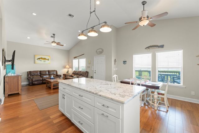 742 Bay Drive, Palacios, TX 77465