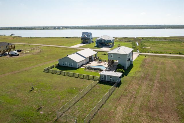 742 Bay Drive, Palacios, TX 77465