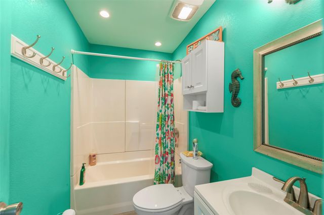 742 Bay Drive, Palacios, TX 77465