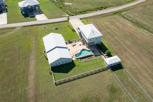 742 Bay Drive, Palacios, TX 77465