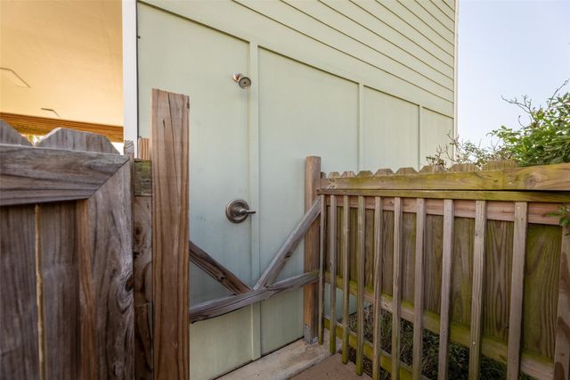 742 Bay Drive, Palacios, TX 77465