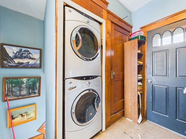 311-313 Hawthorn St, New Bedford, MA 02740