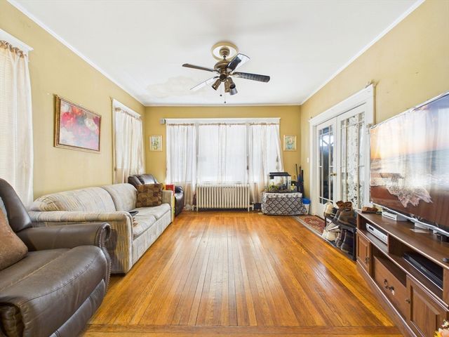 311-313 Hawthorn St, New Bedford, MA 02740