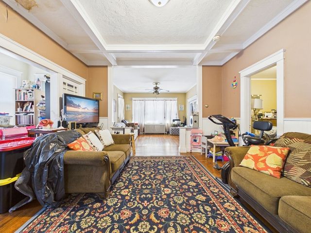 311-313 Hawthorn St, New Bedford, MA 02740