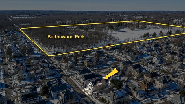 311-313 Hawthorn St, New Bedford, MA 02740