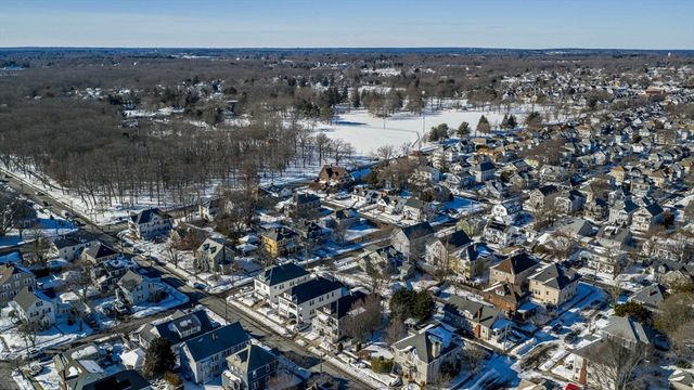 311-313 Hawthorn St, New Bedford, MA 02740