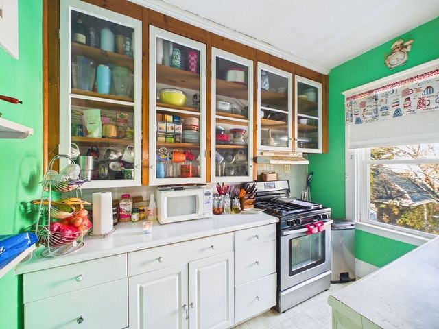 311-313 Hawthorn St, New Bedford, MA 02740