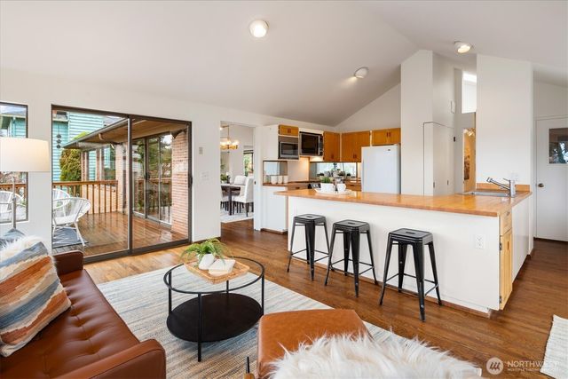 2533 NE 83rd Street, Seattle, WA 98115