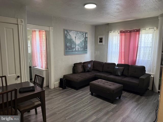 34 CUMBERLAND AVE, Trenton, NJ 08618